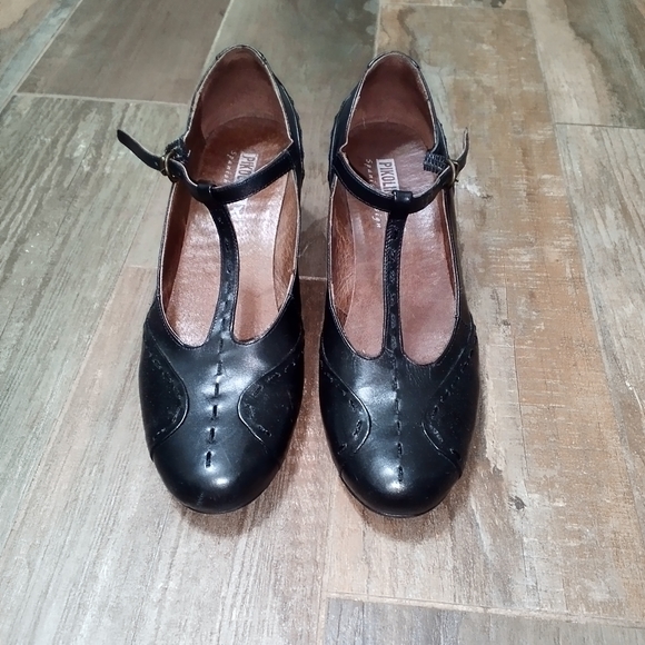 PIKOLINOS Black T-straps - Picture 3 of 5